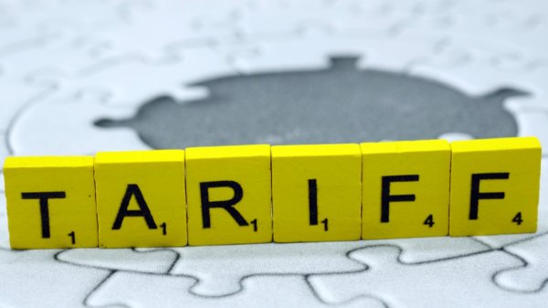 联丰优配  中国海警局新闻发言人就日民用飞机侵闯我钓鱼岛领空发表谈话